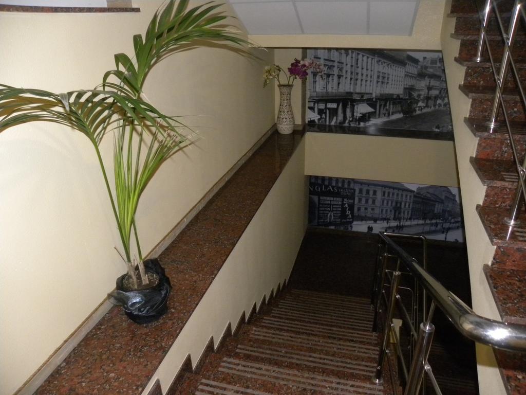 Leon Hotel Lviv Eksteriør bilde